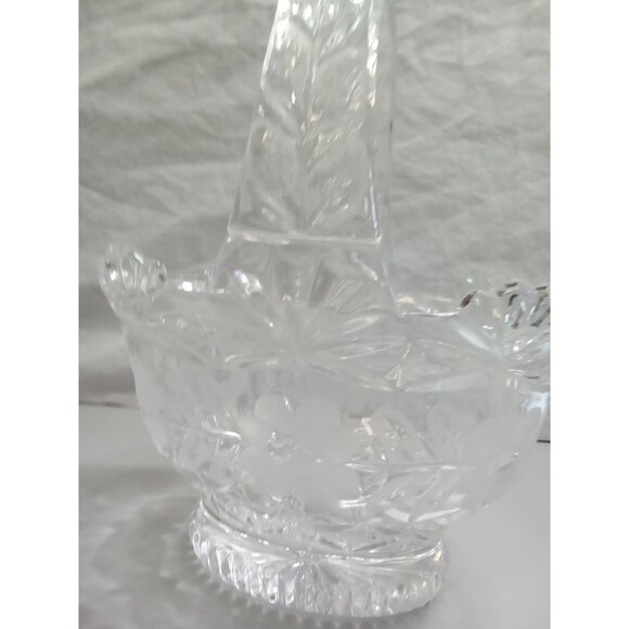 Vintage Hand Cut Medallion‎ Rose Basket By Imperial Crystal - Picture 3 of 10